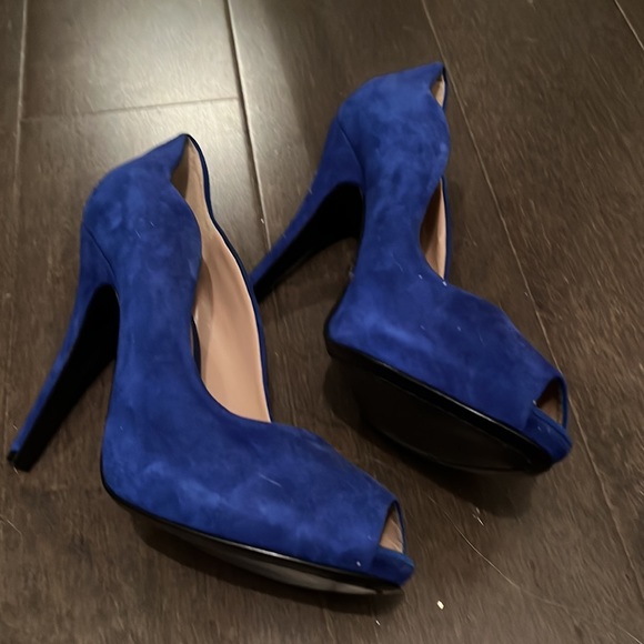 Brand new - never worn! Rachel Roy electric blue suede peep toe heel- size 8 - Picture 6 of 9